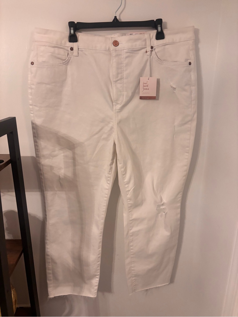 LC Lauren Conrad White Slim straight distressed Jeans